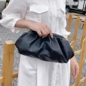 WOMEN’S ELEGANT SOLID COLOR CROSSBODY BAG – MINIMALIST SOFT-STRUCTURE DESIGNER HANDBAG