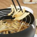 SAUCE PAN HEAT-RESISTANT LONG WOODEN HANDLE WITH FILTER STAINLESS STEEL RACK MILK POT NOT STICKY SAUCE PAN HEAT-RESISTANT LONG WOODEN HANDLE WITH FILTER STAINLESS STEEL RACK MILK POT NOT STICKY