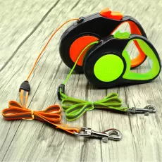 RETRACTABLE DOG LEASH WITH RECHARGEABLE LED LIGHT - 16 FT STRONG NYLON TAPE FOR NIGHT WALKS UP TO 88LBS PET - 360° TANGLE-FREE ONE-HANDED BRAKE