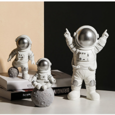 3Pcs Resin Astronaut Figure Statue Figurine Spaceman Sculpture Educational