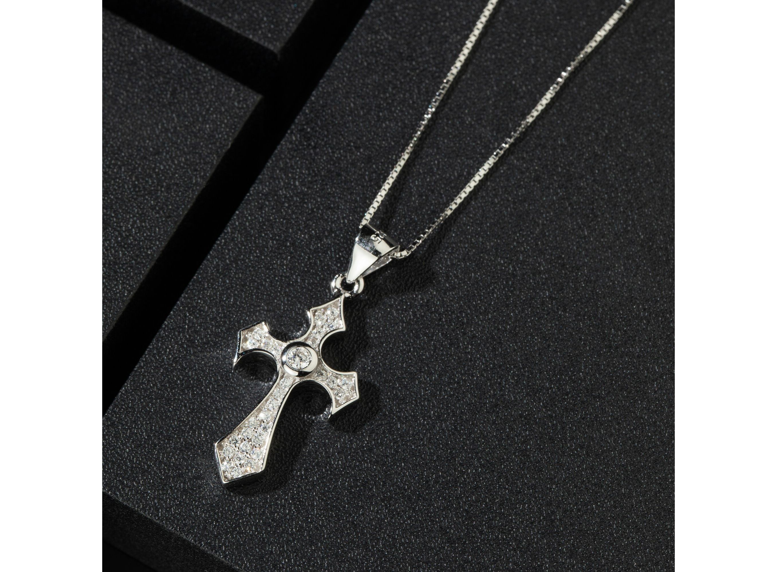Silver crystal Cross Pendants Necklaces for women 2021 fine