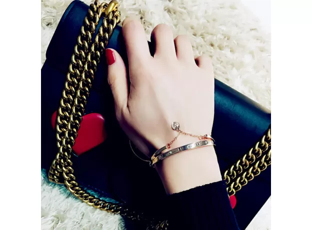 WOMEN’S STAINLESS STEEL HEART CHARM BRACELET - ELEGANT WEDDING BANGLE