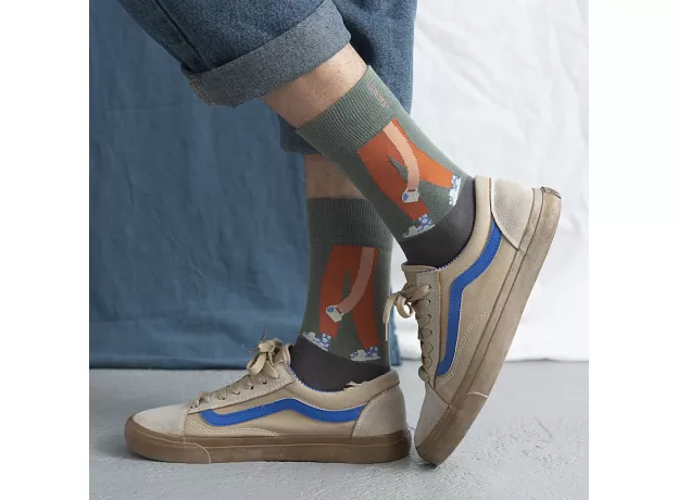 UNISEX ASTRONAUT PAINTING STYLE SOCKS – COLORFUL COTTON SPACE STREETWEAR CREW SOCKS